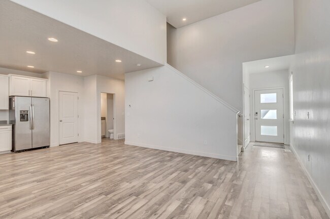 Building Photo - 4249 E Hl Vw Dr