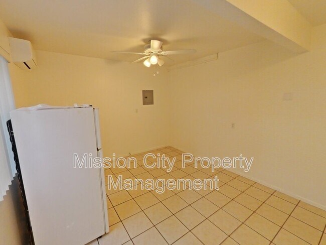Foto del edificio - 1421 Bath St
