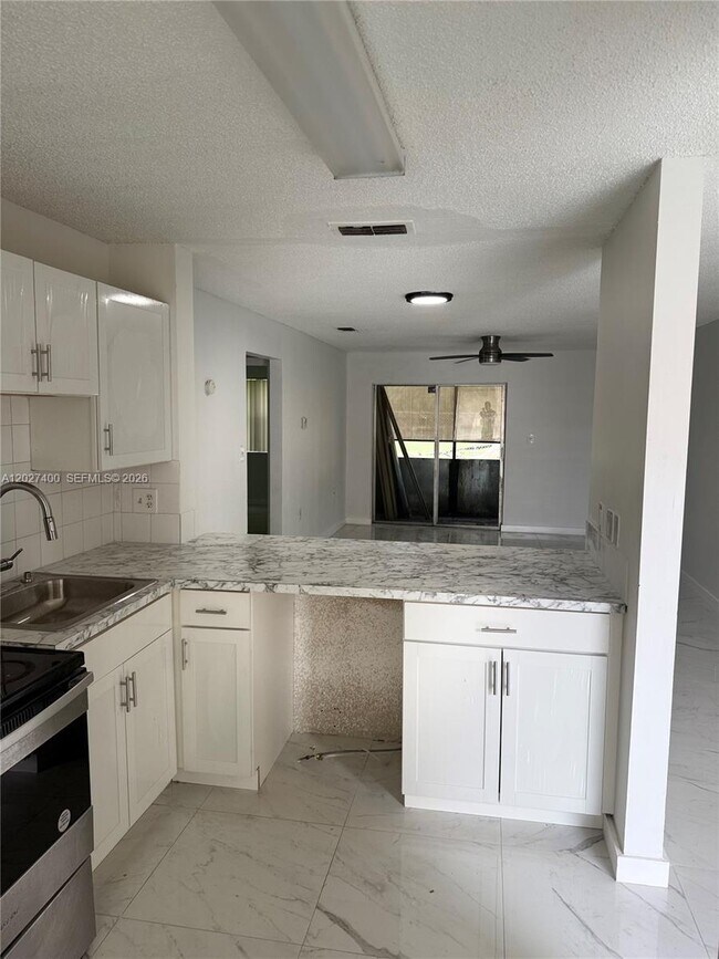 Foto del edificio - 2272 SW 81st Ave