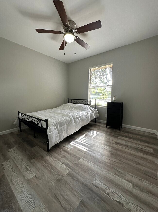 Building Photo - 11526 Rustic Rock Dr