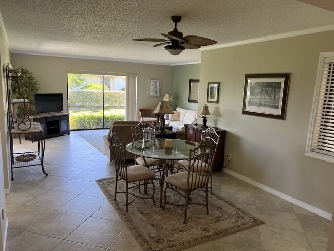 Foto del edificio - 3215 S Lakeview Cir