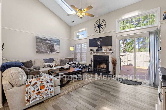 Foto del edificio - 5120 Glenwood Way