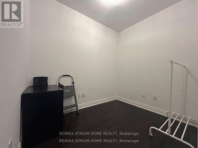 Photo du bâtiment - 388-6388 Yonge St