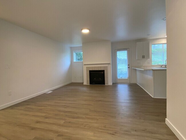 Foto del edificio - Stylish 4 Bedroom, 2 Bathroom Home with Gr...