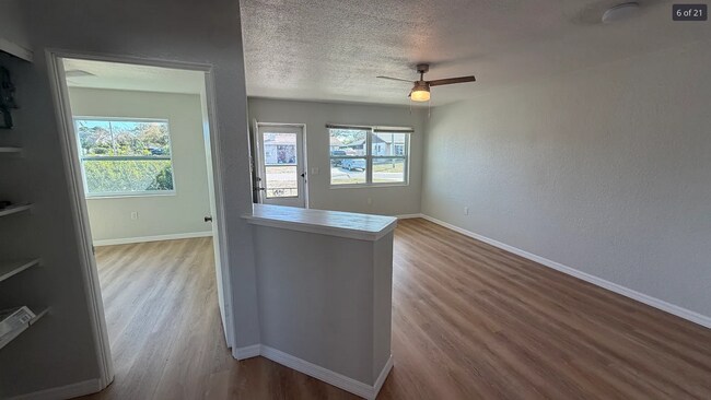 Foto del edificio - 2268 Palmwood Dr