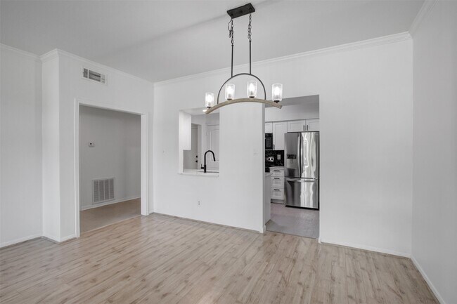 Foto del edificio - 2475 Underwood St