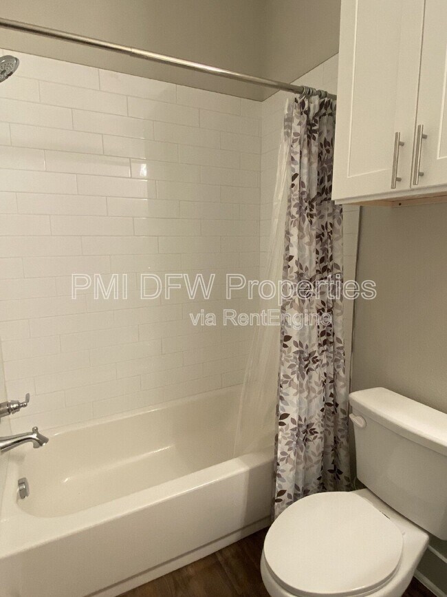 Building Photo - 212 Stone Cir