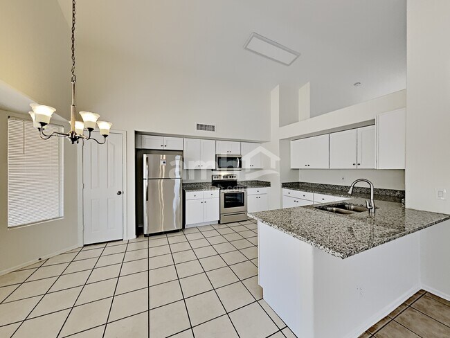 Foto del edificio - 12554 W Holly St