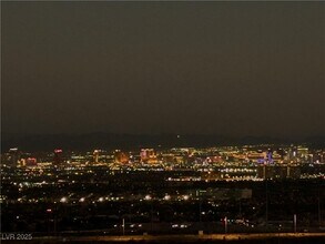 Building Photo - 1492 Marsh Bird St