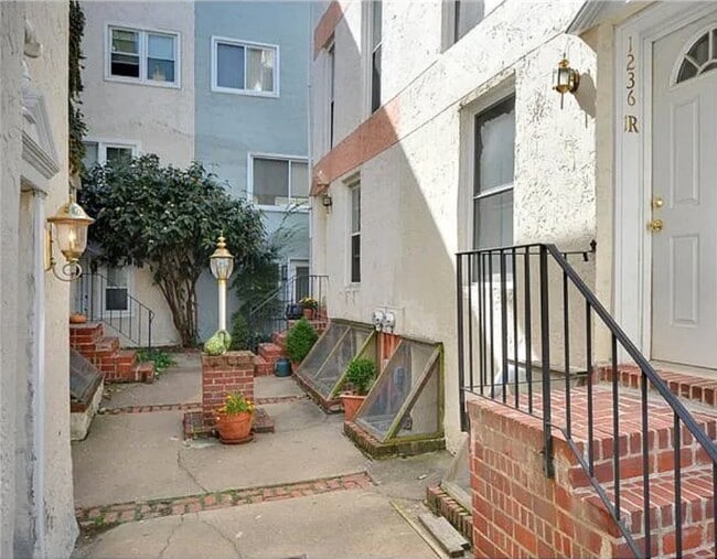 Building Photo - 1236R South St