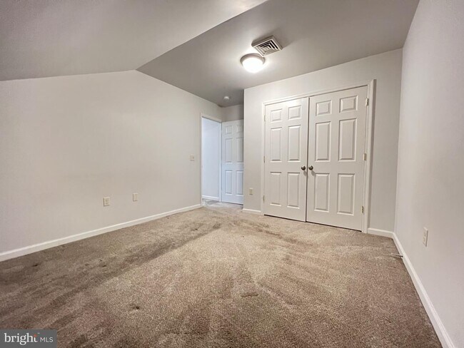 Foto del edificio - 736 Commercial Ln