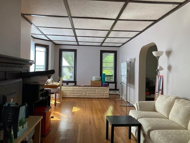 Building Photo - 50 N Pine Ave