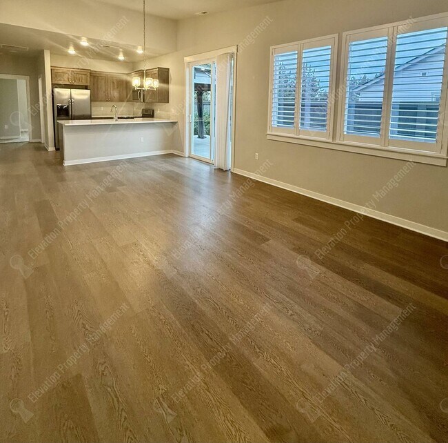 Building Photo - Modern single-level 2BR -2BA + office Home  in SE Bend