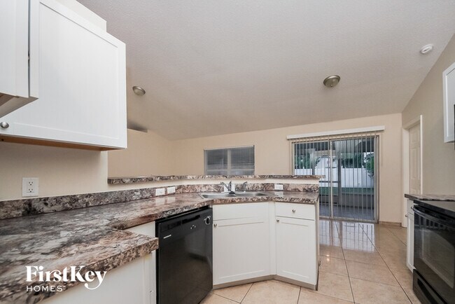 Building Photo - 1307 Dover Dr