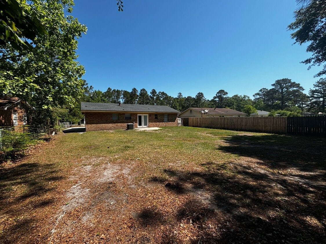 Building Photo - 709 Fleming Rd