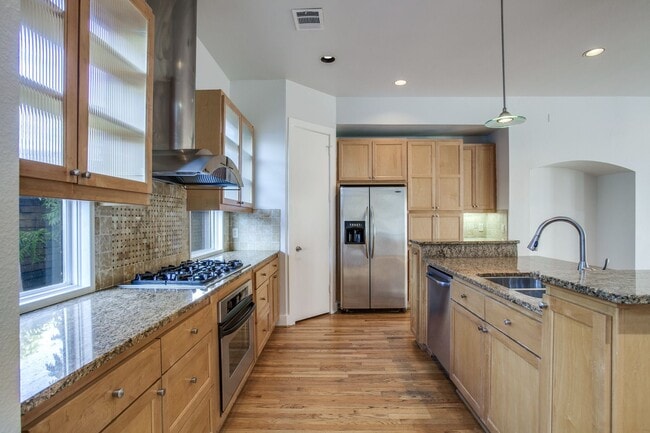 Building Photo - 3805 Holland Ave