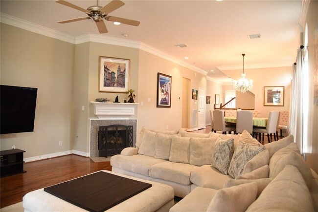 Building Photo - 1611 W Clay St