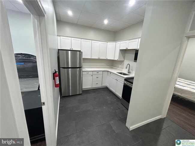 Building Photo - 120 S Main Ave