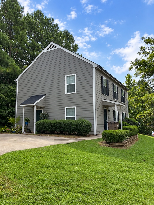 Building Photo - 4737 Victoria Dr
