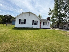 Building Photo - 453 Hunting Green Dr