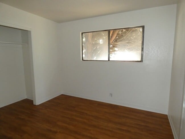 Building Photo - Great Location In Guadalupe