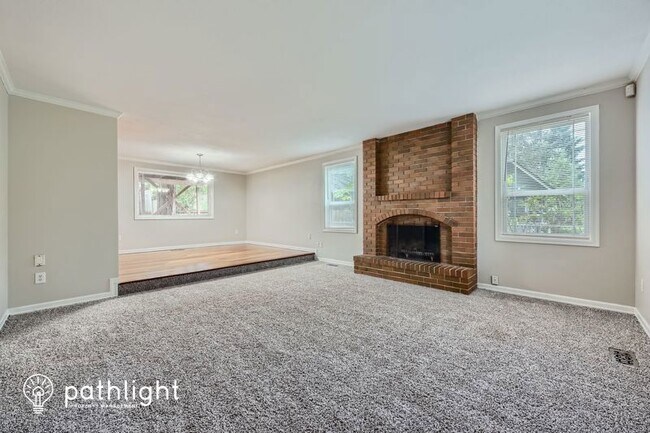 Foto del edificio - 2404 33rd Ave SE