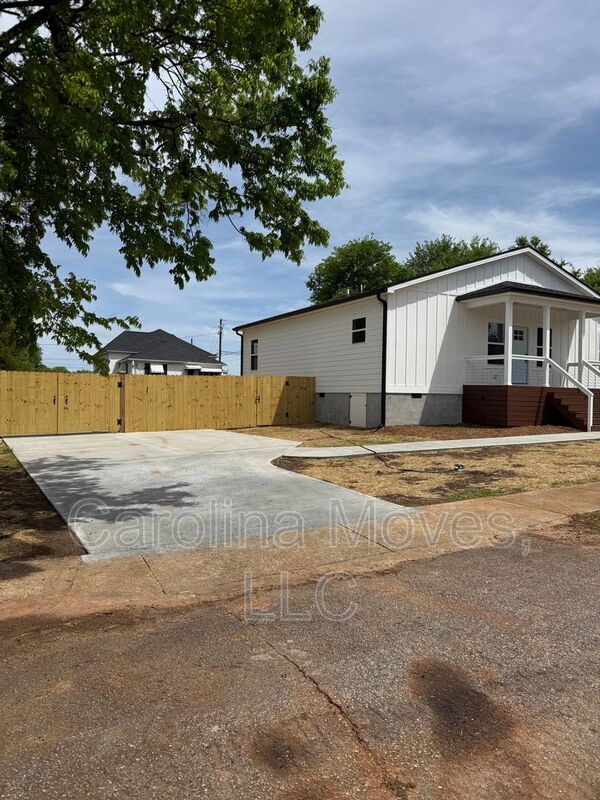 Photo - 7 2nd Ave House