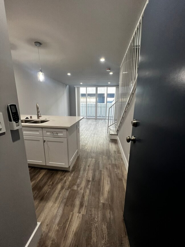 Westwood Manor Apartments in Torrance, CA