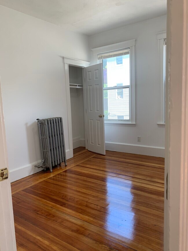 Building Photo - 62 Fayston St