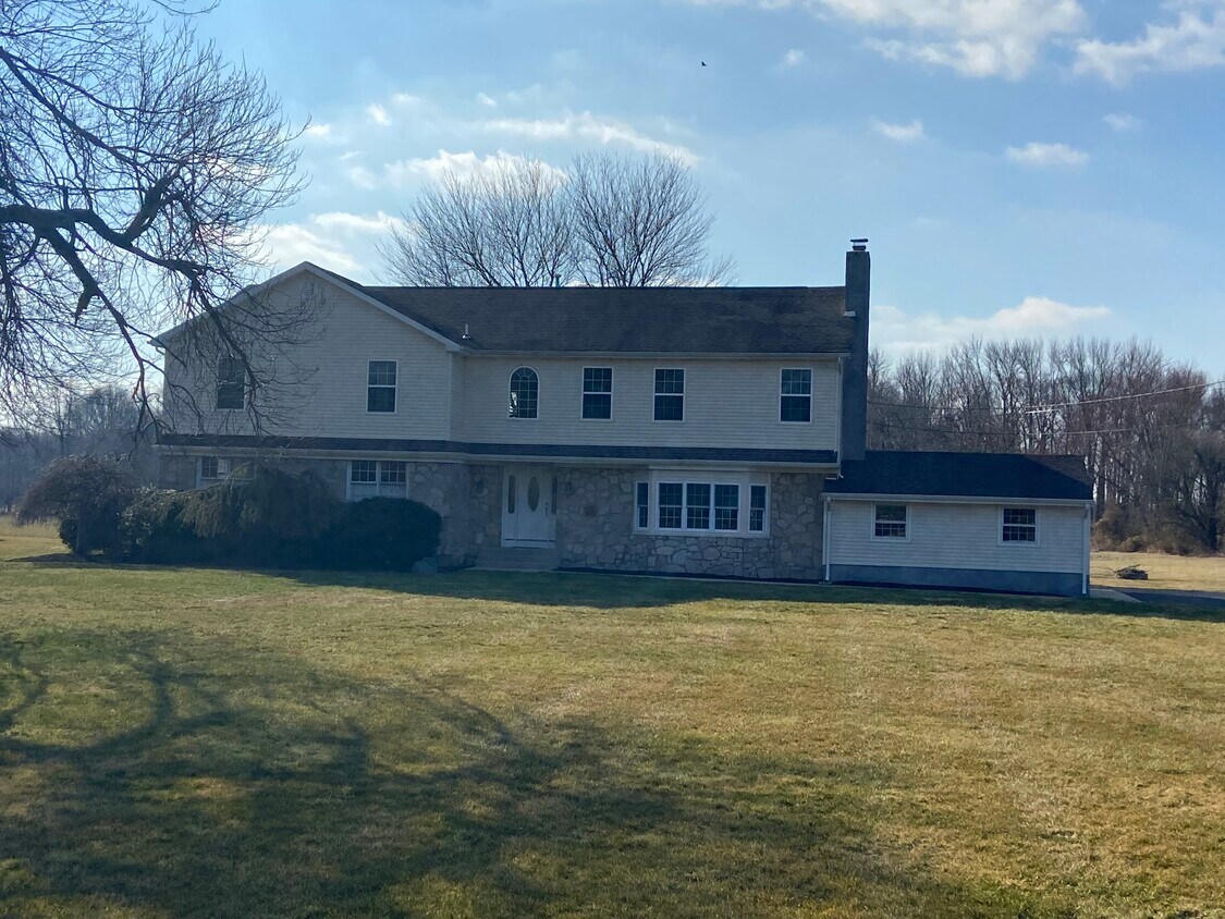 Front - 235 New Freedom Rd