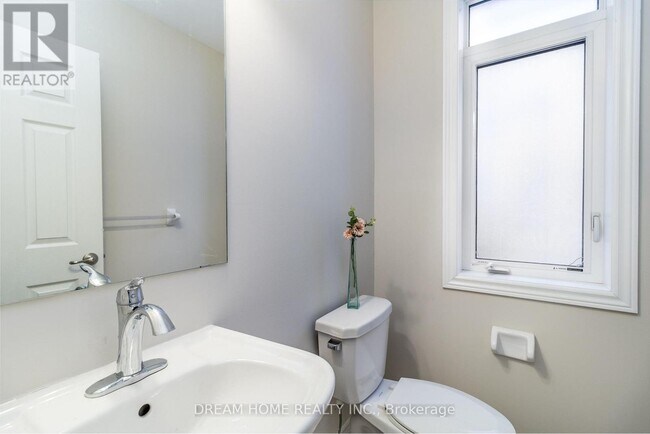 Photo du bâtiment - 3070 Eberly Woods Dr