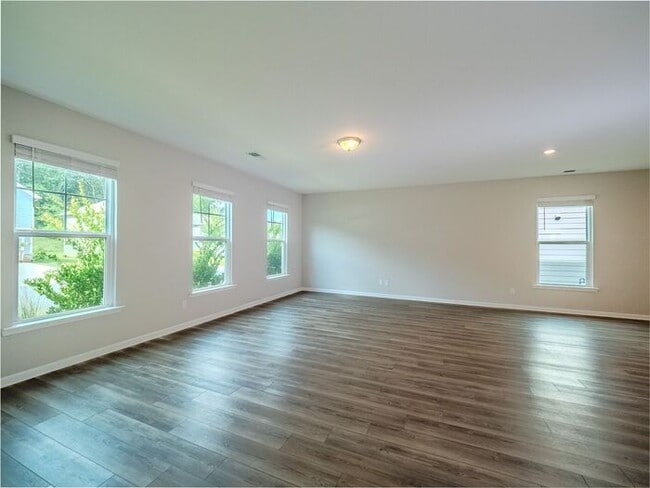 Building Photo - 287 Golden Eagle Pkwy
