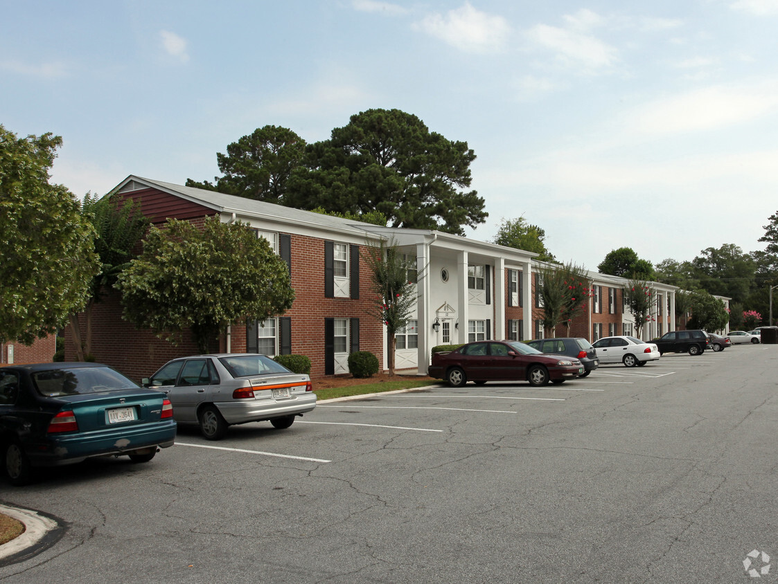 Primary Photo - Carriage House