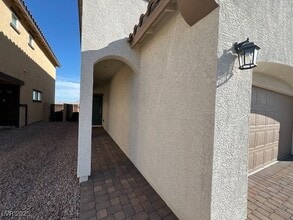 Building Photo - 380 Larksong Ave