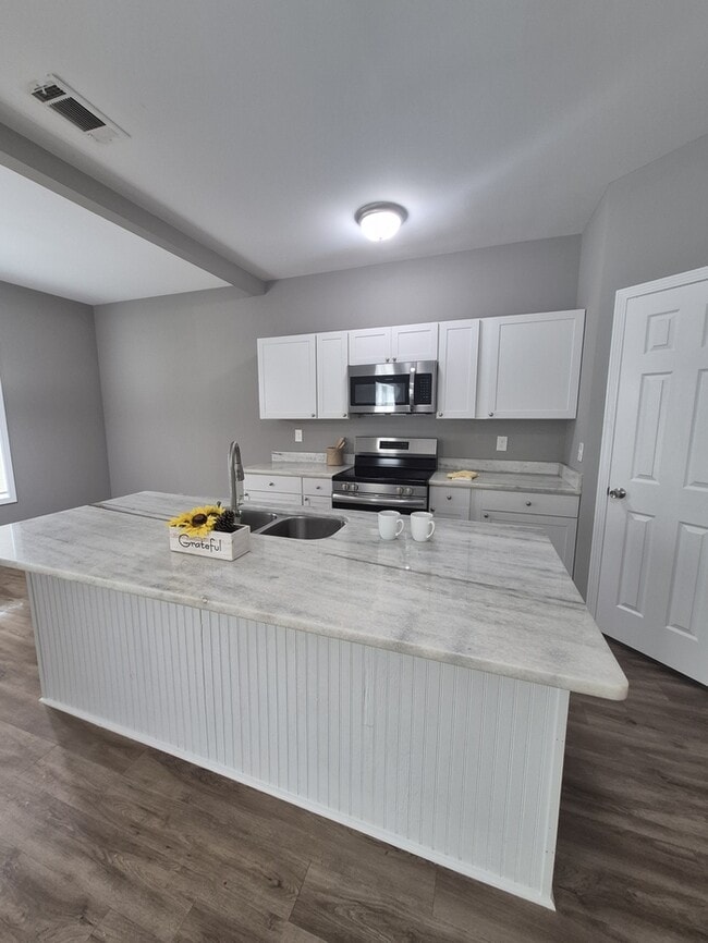 Photo - 595 Vaughn Rd House