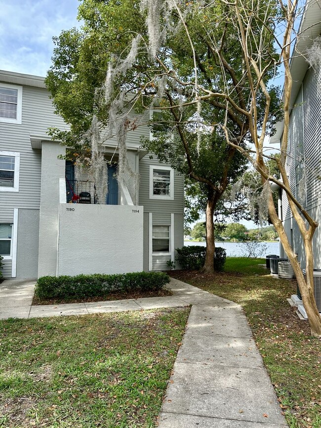 Foto del edificio - Renovated 2/1.5 Condo on the Water!