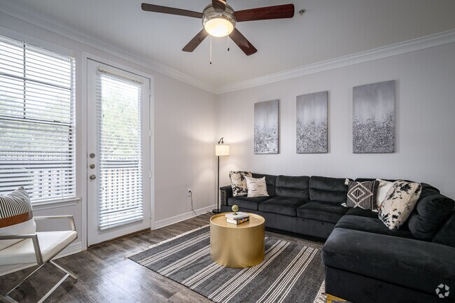 2HAB, 2BA - 1,142 ft² - Portico Kirby