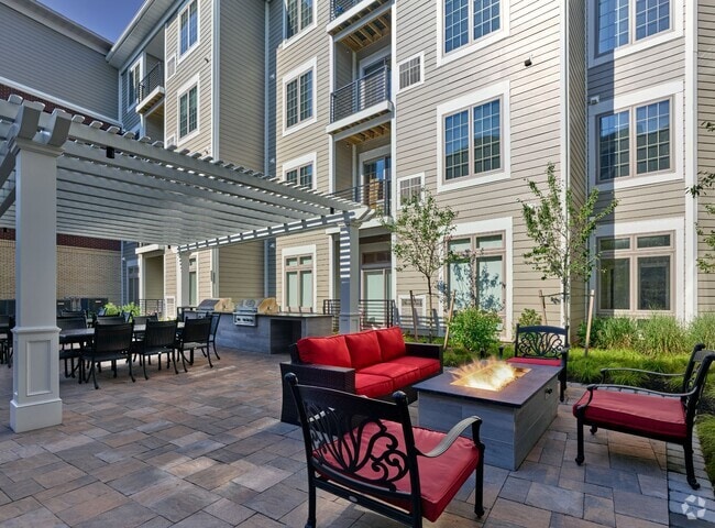Building Photo - Crossings Raritan