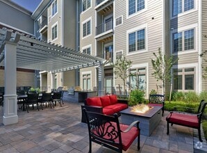 Building Photo - Crossings Raritan