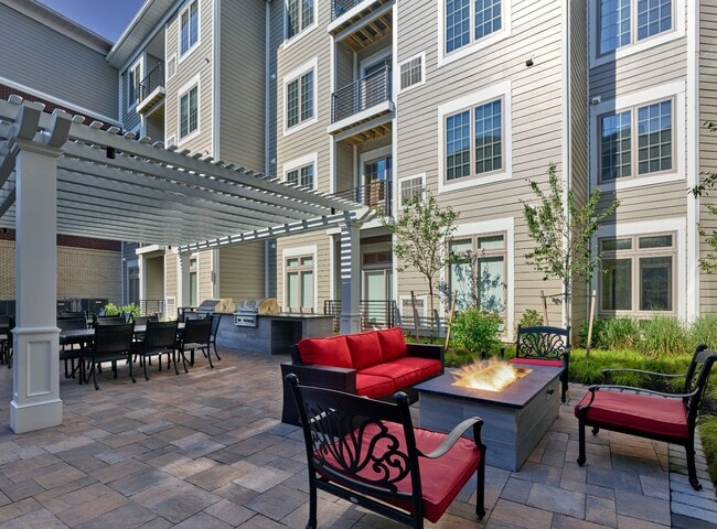 Building Photo - Crossings Raritan