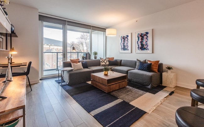 Photo - 2357 N Lincoln Ave Apartment