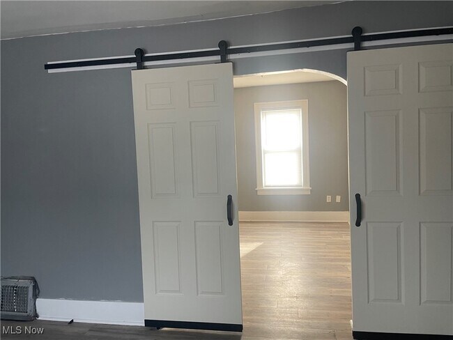 Foto del edificio - 1365 East Ave