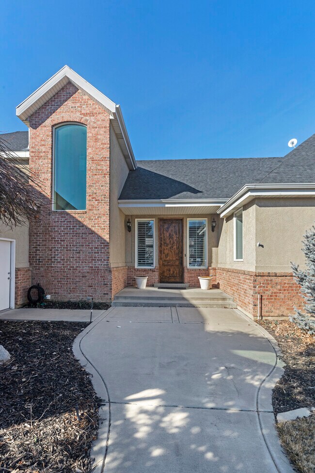 Foto del edificio - 340 E Ridge Dr