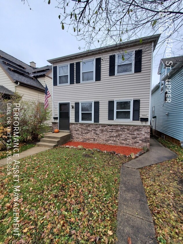 Foto principal - Cute 2BED/1BATH West Allis Upper