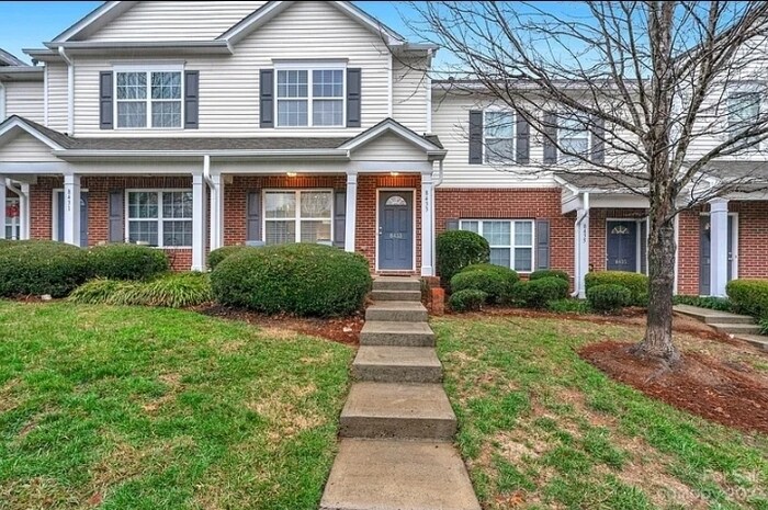 Primary Photo - Townhouse