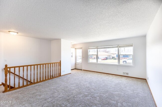 Building Photo - 2121 Catherine Dr
