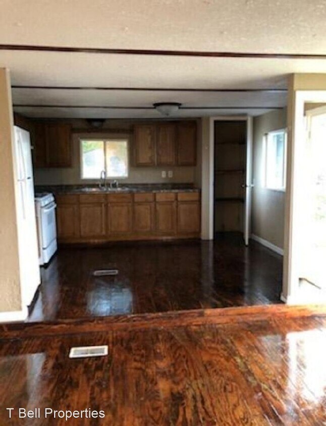 309 Burlington St, Conesville, IA 52739 House Rental in Conesville