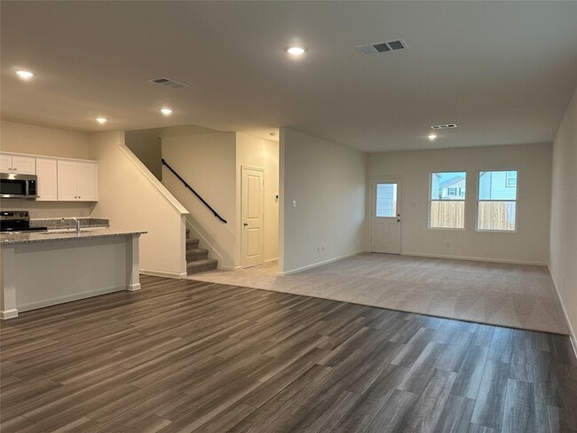 Building Photo - 129 Three Chimneys Ln