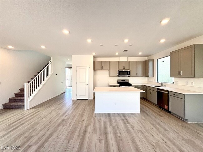 Building Photo - 10261 Digby Fine St