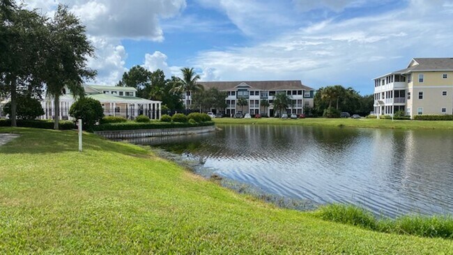 Foto del edificio - Beautiful Condo Fully Remodeled!! A Must See To Appreciate!!